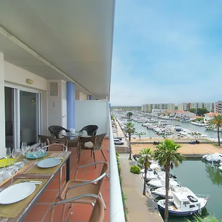 Welcs 254 Emp Con Vista Al Canal Roses